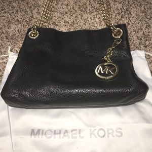 Micheal Kors Leather Handbag/ Crossbody